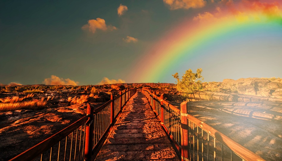 Regenbogen über Brücke
